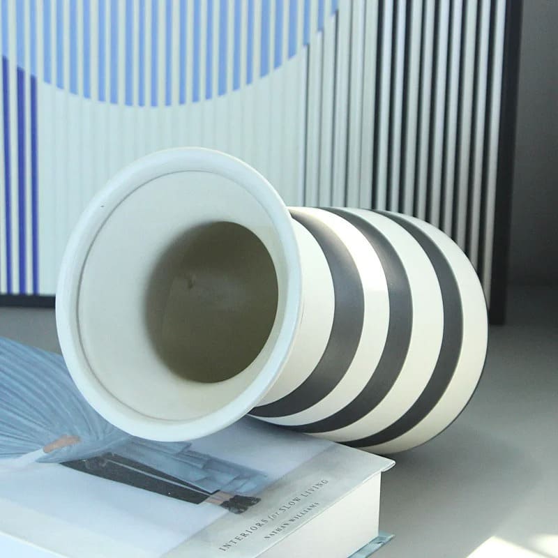 Grand Vase Noir et Blanc Céramique