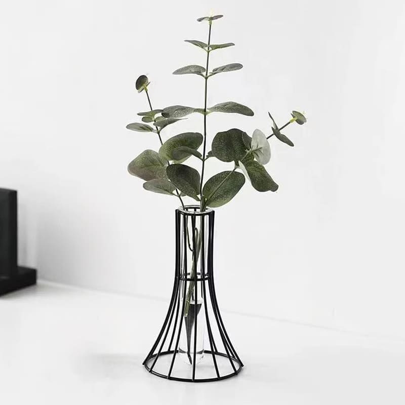 Petit Vase en Fer Forgé Noir