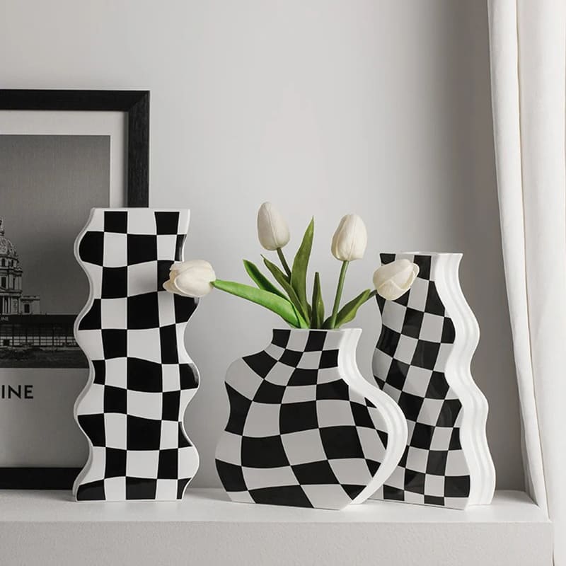 Vase Damier Design