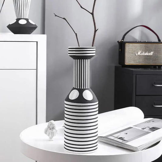 Vase Rayé Noir et Blanc Céramique