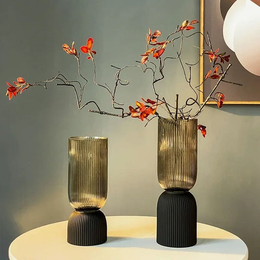 Vase en Verre Noir Design Moderne
